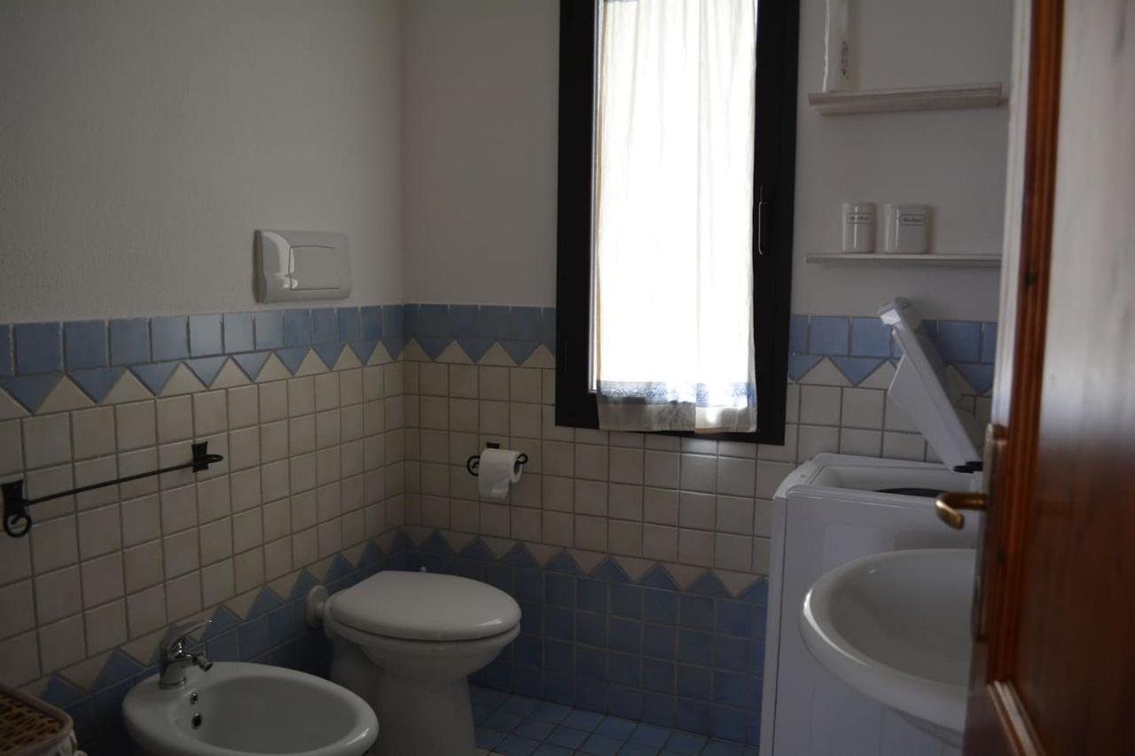 Casa Della Vespa Орозеи Екстериор снимка