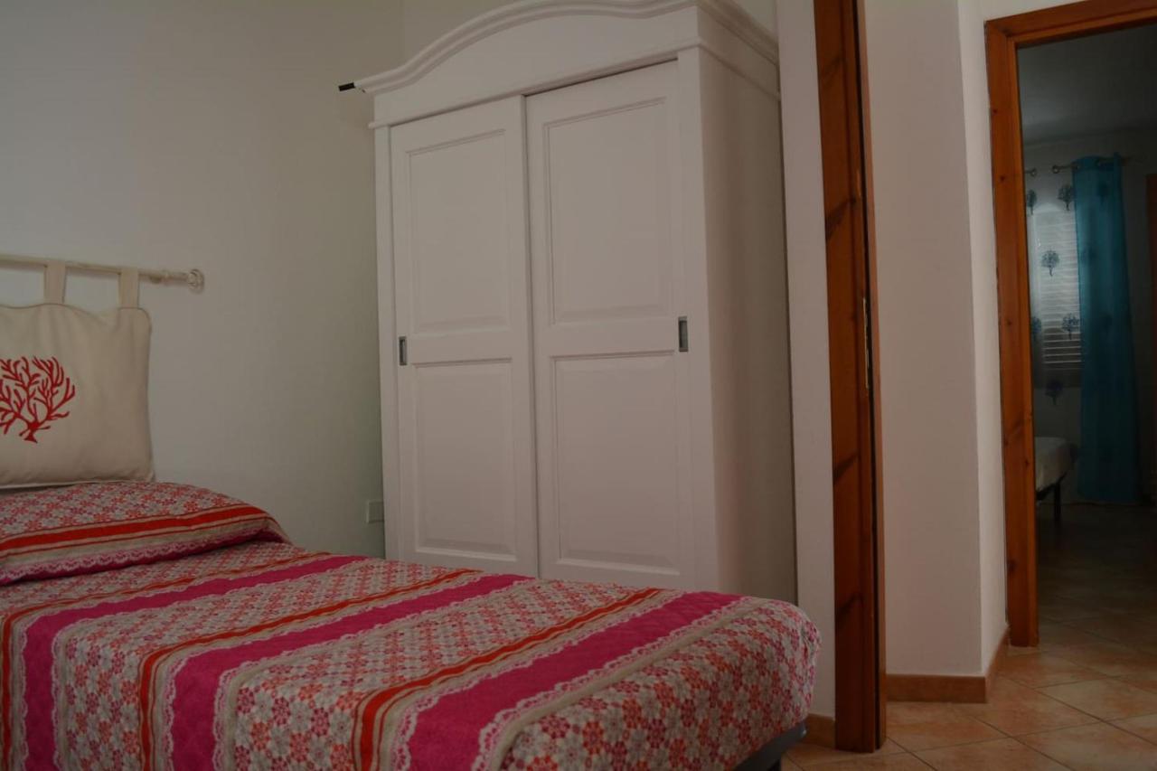 Casa Della Vespa Орозеи Екстериор снимка
