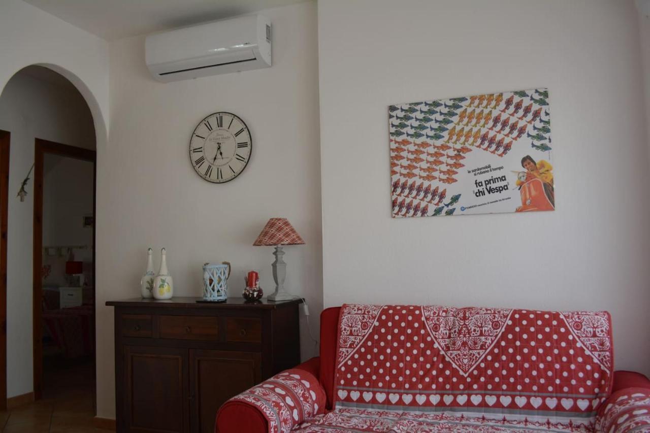 Casa Della Vespa Орозеи Екстериор снимка